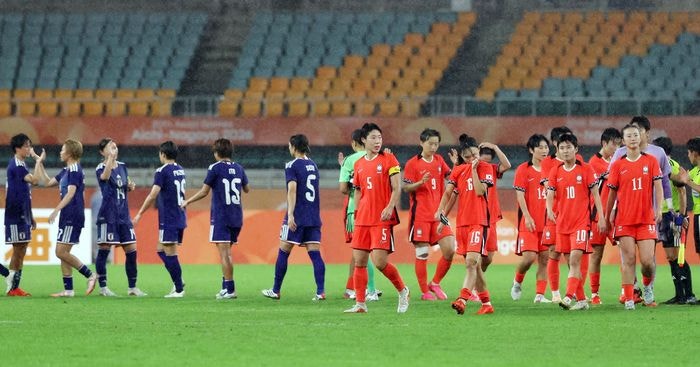‘명색이 한일전인데’ <b>여자 축구</b> 관중 998명…지상파 중계도 외면