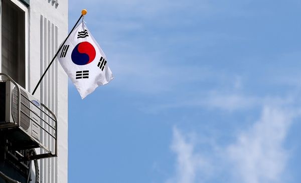 '최저 5도·최고 25도' 아침·저녁 쌀쌀…<b>개천절</b> 의미와 <b>태극기</b> 다는 법...