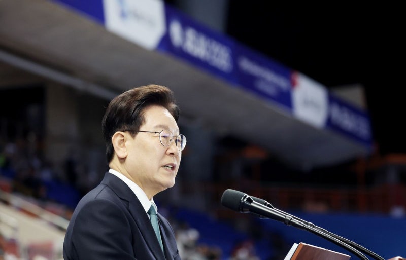 李<b>대통령</b>, 이강덕·장한식 <b>KBS 이사 임명</b>안 재가