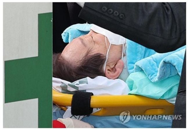 부산대<b>병원</b> "당시 <b>이재명</b> 대표 <b>이송</b> 반대했다" <b>서울대병원</b> 브리핑 반박