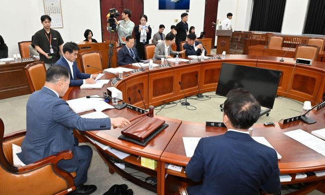 국회, <b>이종석 국정원장 후보자</b> 인사청문회…<b>안보관</b> 등 공방 전망