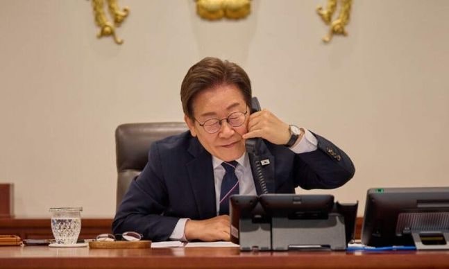 한·인니 정상 첫 통화…이재명 대통령 “<b>전략적 협력</b> 강화”