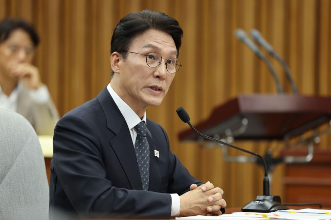 ◆…김민석 국무총리 후보자가 24일 서울 여의도 국회에서 열린 인사청문회에서 의원질의에 답변하고 있다. [사진 = 연합뉴스]