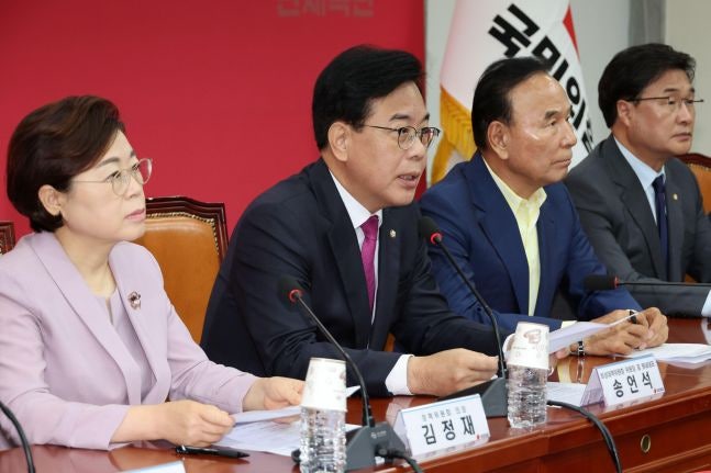 국힘·개혁신당, 8·15 李대통령 <b>국민임명식 불참</b>...‘사면 <b>항의</b>’