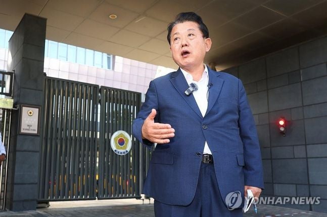 “첩보영화 같았다”… <b>캄보디아 구출 작전</b> 비화 털어놓은 <b>김병주</b>