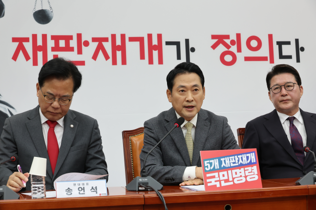 '우향우' <b>장동혁</b> "'우리가 <b>황교안</b>' 비판 말라...尹면회도 반응 좋아"