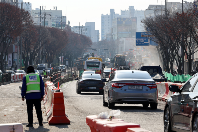 <b>여의도역 신안산선 붕괴</b>사고...7명 매몰, 1명 심정지 상태 발견