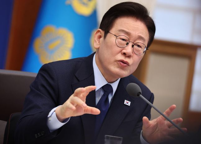 ◆…이재명 대통령이 10일 청와대에서 열린 국무회의에서 발언하고 있다. [사진=연합뉴스]