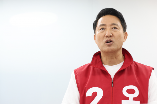 ◆…국민의힘 오세훈 서울시장 후보가 29일 서울 대왕빌딩에서 기자회견을 열고 서소문 고가차도 붕괴사고 관련 경찰의 서울시 압수수색에 대한 입장을 밝히고 있다. [사진=연합뉴스]