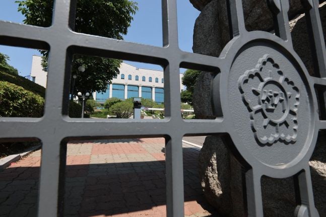 "몰디브, 피렌체 세 번"...선관위 5년간 24억 들여 107번 해외출장