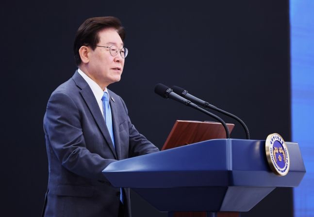 李대통령 지지율, 7주 만에 소폭반등 47%...민주 43%·국힘 40% [리얼미터]