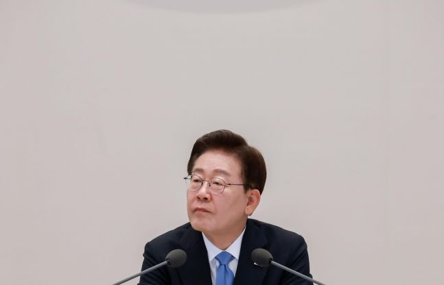 이 대통령, 오늘 '<b>부동산 대토론회</b>' 주재…100분간 토론