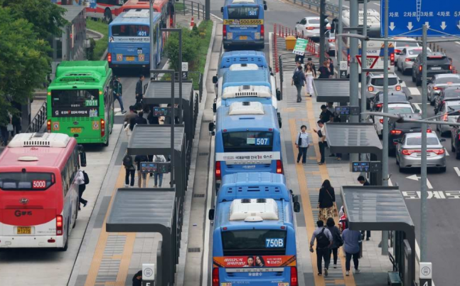 지방 <b>환승센터</b> 2배 늘리고 광역버스는 외곽서 ‘U턴’…2030 교통망 대수...