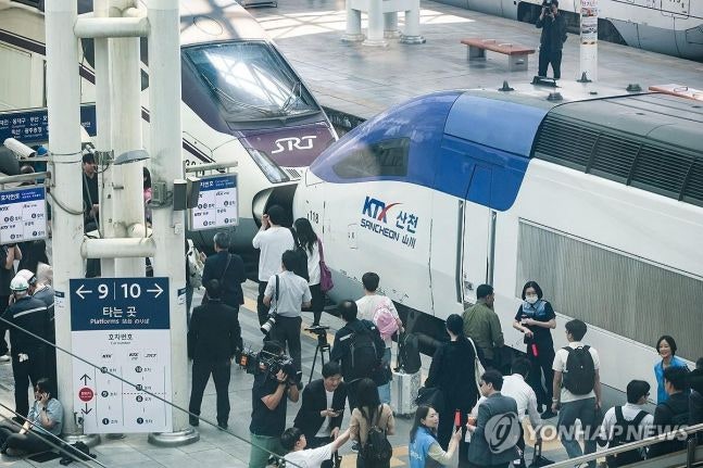 이 대통령, KTX와 <b>SRT</b> 통합 운영…"사필귀정" 환영