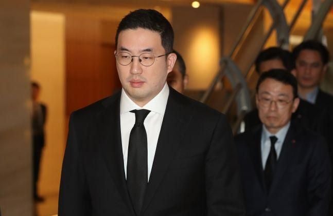 구본무 전 회장 아내, <b>구광모</b> 파양소송 패소…“모자관계 이어갈 수 없...