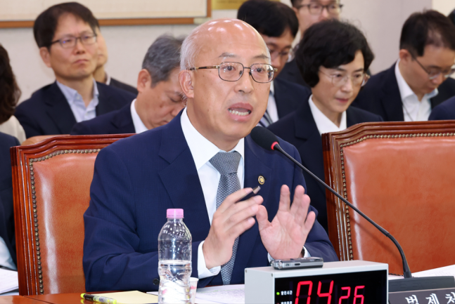 <b>법제처장</b>, 조희대 ‘재제청 요구 헌법 위반’ 주장 정면 반박
