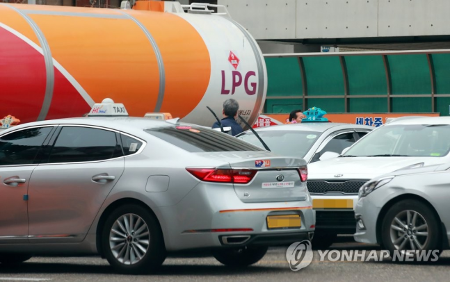 택시 LPG 세금 깎아줘 봐야 헛발질... 정부 헛돈 쓴 이유 까발려졌다