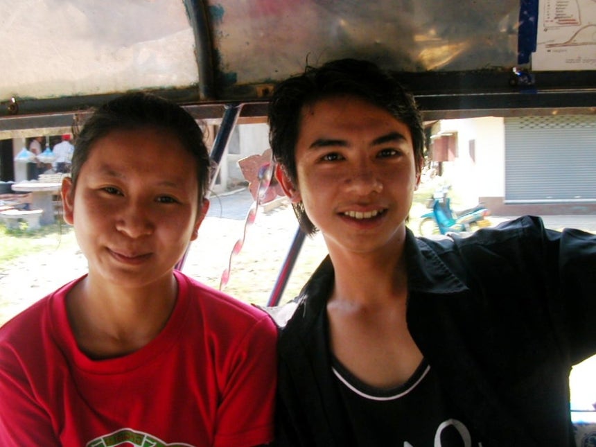 19년 전. 라오스 방비엥에서 만난 어린 부부. 막냇동생 같은 이 부부가 요즘도 가끔 생각이 난다.