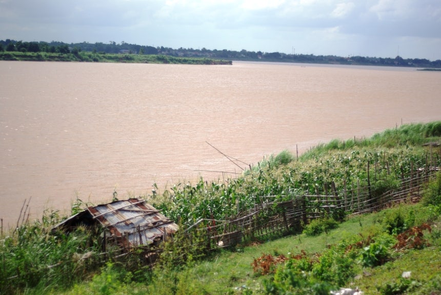 시간이 훌쩍 흐른 뒤 다시 찾은 라오스. 조용히 흐르는 저 메콩강만 그대로였다.