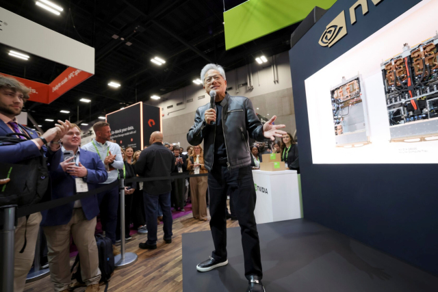 젠슨 황 엔비디아 CEO는 가속 컴퓨팅·네트워킹으로 AI 시대 슈퍼컴퓨팅 선도하겠다고 밝혔다 [사진=엔비디아]