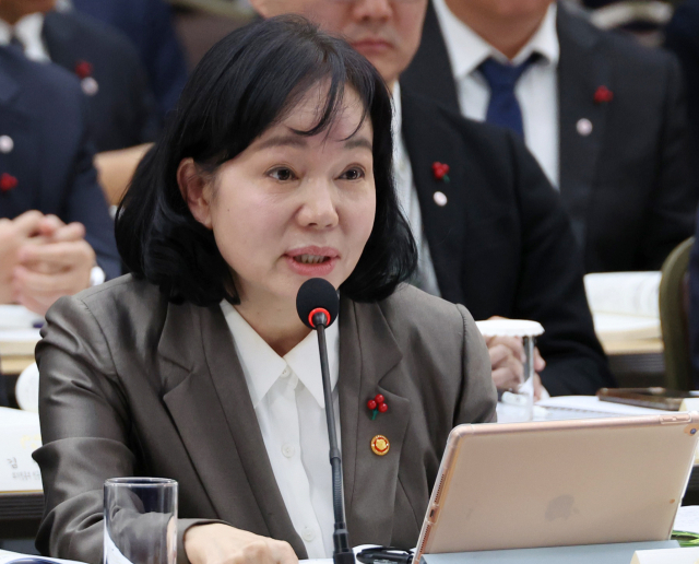 송경희 개인정보보호위원회 위원장이 12일 세종시 정부세종컨벤션센터에서 열린 개인정보위 업무보고에서 발언하고 있다.[사진=연합뉴스]