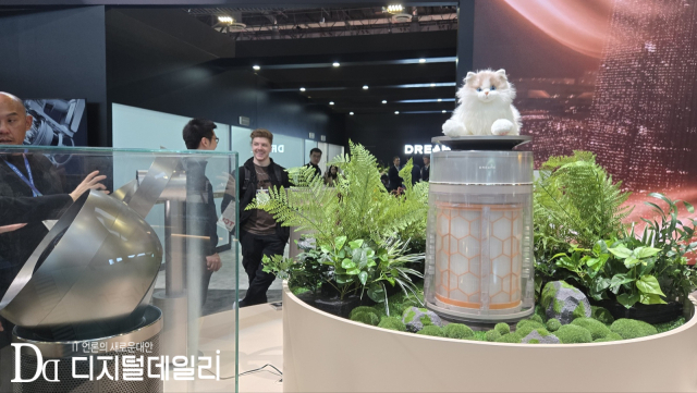 CES 2026에서 드리미가 공개한 공기청정기 제품.LG 에어로 캣타워를 빼다박았다.[사진=옥송이기자]