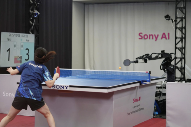 일본 소니(Sony)의 AI 연구 부문이 개발한 자율형 탁구 로봇‘에이스(Ace)’가 세계 최초로 인간 엘리트 및 프로 선수들과의 경기에서 승리를 거두며 물리적 스포츠 분야의 새로운 이정표를 세웠다.[사진=소니 