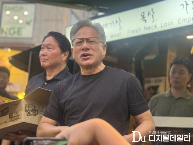 젠슨 황이 뿌린 세븐일레븐 ‘HBM칩’…3일 만에 판매량 1024% 폭증
