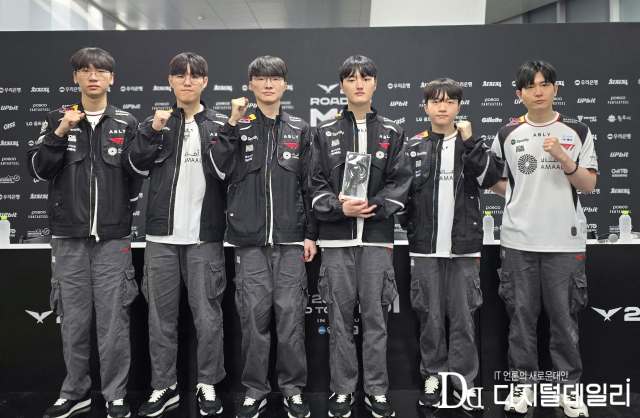 6월14일 '로드 투 MSI' 최종전에서 승리한 T1 '리그오브레전드' 선수단. [사진=이학범기자]