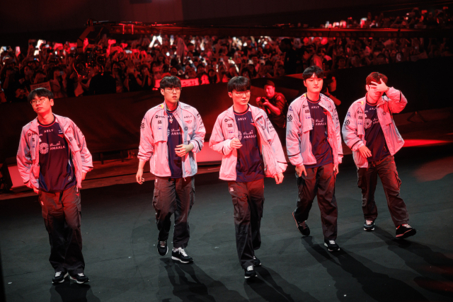 지난 7월6일 '2026 미드시즌인비테이셔널' 현장. T1 '리그오브레전드' 선수단. [사진=LCK]