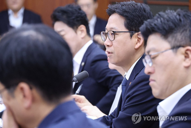 배경훈 부총리 겸 과학기술정보통신부 장관이 7월23일 서울 종로구 정부서울청사에서 열린 과학기술관계장관회의에서 발언하고 있다.[사진=연합뉴스]