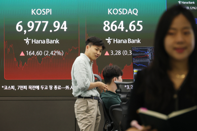 8월 14일 하나은행 딜링룸 [사진=연합뉴스]