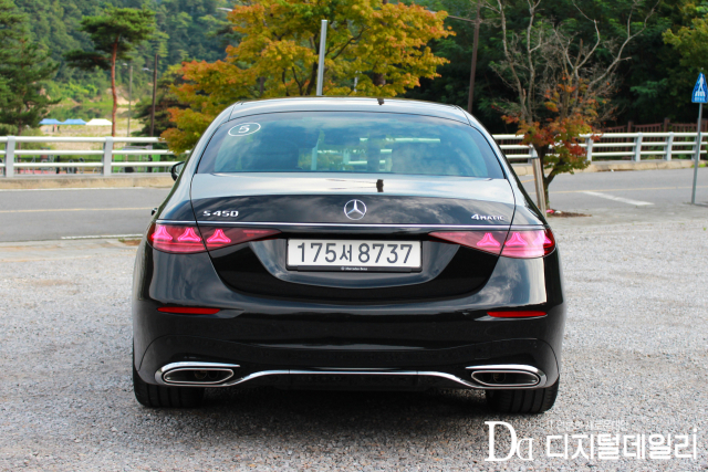 메르세데스 벤츠 S 450 4MATIC Long AMG Line 후면.[사진=윤서연 기자]