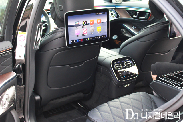 메르세데스 벤츠 S 450 4MATIC Long AMG Line 2열.[사진=윤서연 기자]