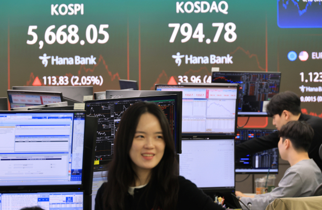 10월 16일 하나은행 딜링룸 [사진=연합뉴스]