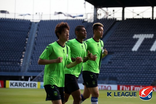 [현장에서] 김신욱-<b>이재성</b>도 피로 빨간불…최강희 선발 제외 선택