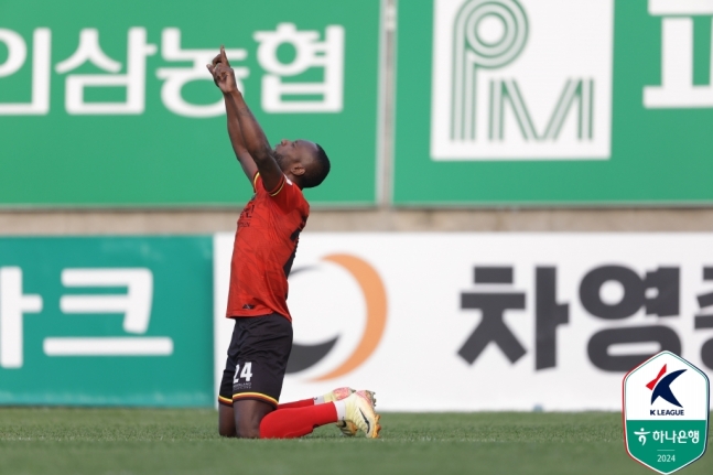 [K리그2 34R] &apos;루이스 멀티골&apos; 김포, 충남아산에 3-0 승리…부천·수원 제치고 6위 &apos;껑충&apos;