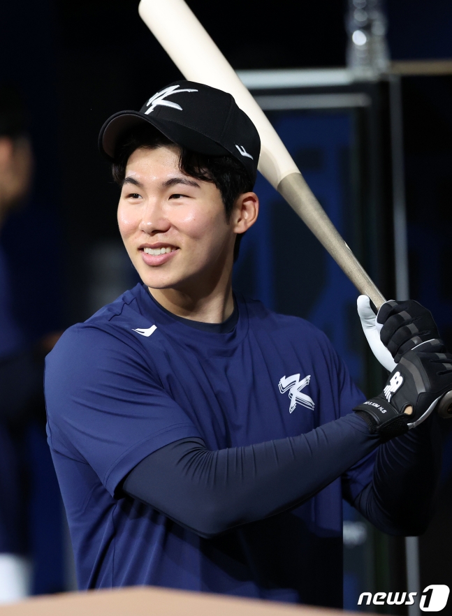 [벳조이]&apos;내일 시즌 개막이라면 라인업은?&apos;→로버츠 감독, 김혜성 이름 언급했다...더 많이 알 수 있길 기대