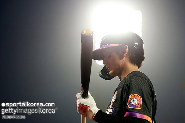 &apos;2루타→볼넷→볼넷→호수비&apos; 팀 패배에도 이정후 활약 빛났다...NL 2루타 선두 탈환도 &apos;코앞&apos;