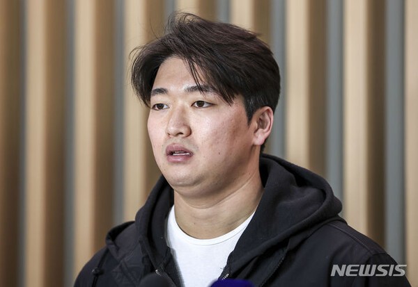 &apos;부상자 속출→과부하→8위&apos; LG 불펜, 고우석 오면 좋긴 한데…美 잔류 가능성 배제 불가능, 구단도 &apos;신중&apos;