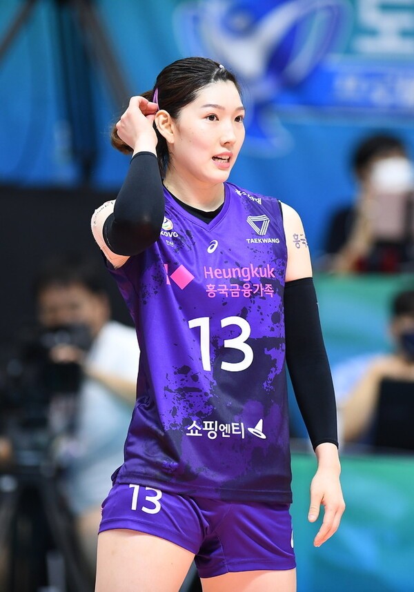 '김연경 대체자' 필요했던 <b>흥국생명</b>, '실업리그 폭격기' 박민지 <b>영입</b>......