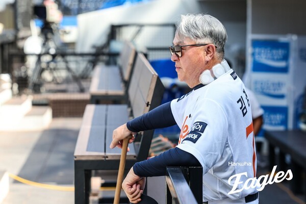 'KKKKKK' 1라운드 1순위가 터졌다! '슈퍼 2년차' <b>황준서</b>는 한화 선발진에...