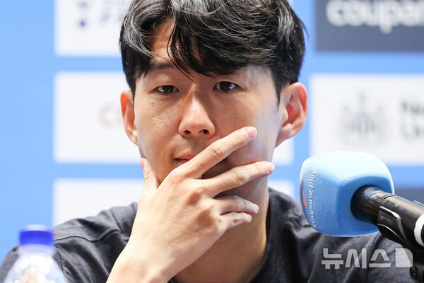 이럴 수가, <b>손흥민</b> 아니었어? 레비 회장 25년 커리어 최고의 영입은 SON...