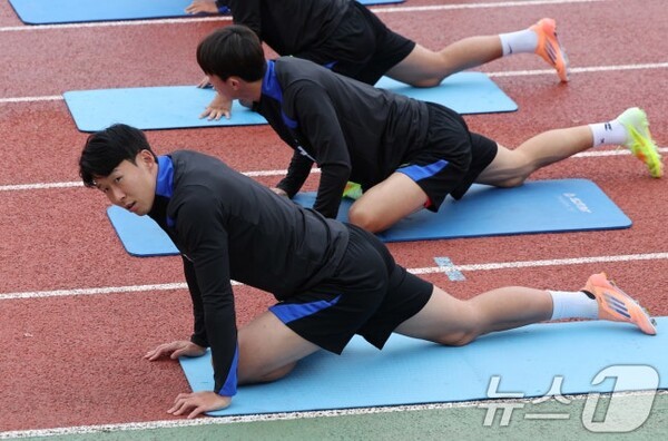 [현장스케치] 이례적 상황! 0-5 충격패, 주장단 미소 사라졌다...웃음기...