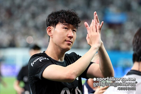 <b>손흥민</b>, 10년 헌신 '와르르'...<b>토트넘</b>, '무례 논란' 일으킨 판더펜에게 ...
