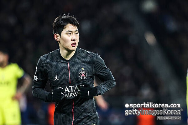 LEE례적 극찬! "<b>이강인</b>, 마치 메시 보는 듯"… PSG '韓 골든보이' 활약에...