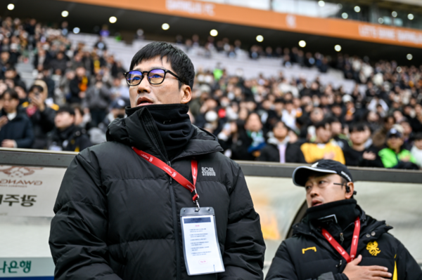 광주FC, <b>이정효 감독</b>에 최고 예우·시스템 혁신 약속 나선다