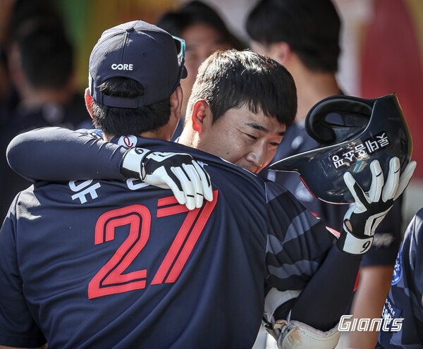 대충격! 이런 이유가? "너네 때문에 내가 그만두는데..." 롯데 팬들 '폭풍오열', 그라운드 떠나는 레전드 정훈이 후배들에게 마지막으로 전한 말은?