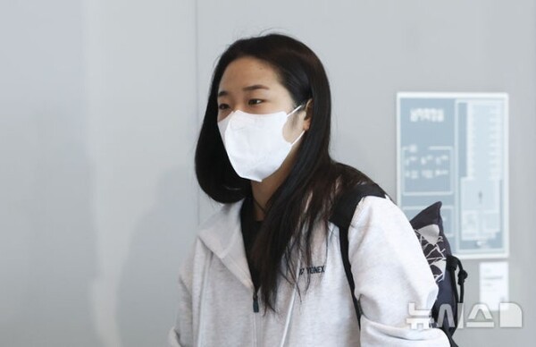 '경악!' 韓 이례적 상황, 안세영, 있는데 中 왕즈이+천위페이+한웨 전부 없다...배드민턴, 대표팀 칭다오서 金 정조준 작성자 정보  마시멜론작성 작성일