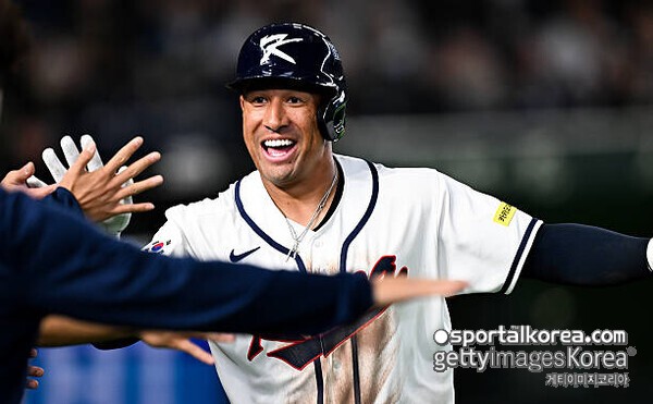 "너 한국인이었어?" 놀라움 속 홈런 폭발, '생애 최고 순간' 맞이한 존스…일본전 '좌완 킬러' 역할에도 기대 모여